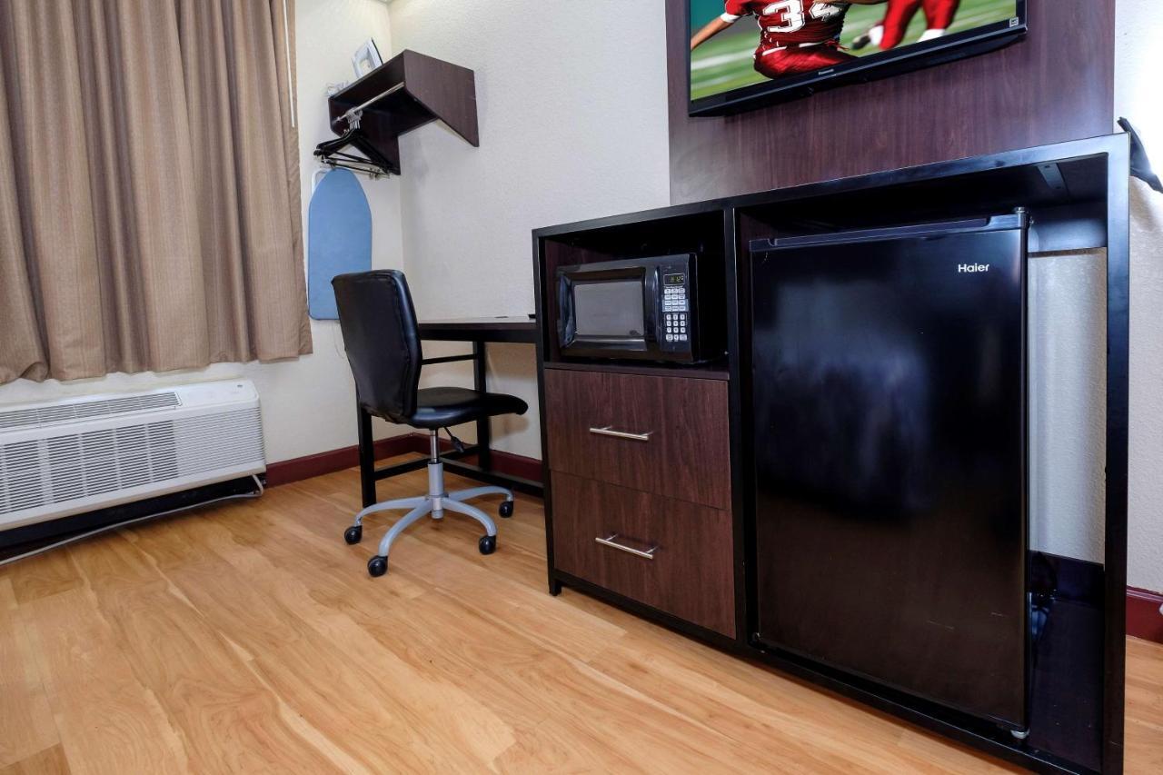 Chesapeake Inn And Suites Lexington Park Patuxent River Naval Air Station California Buitenkant foto