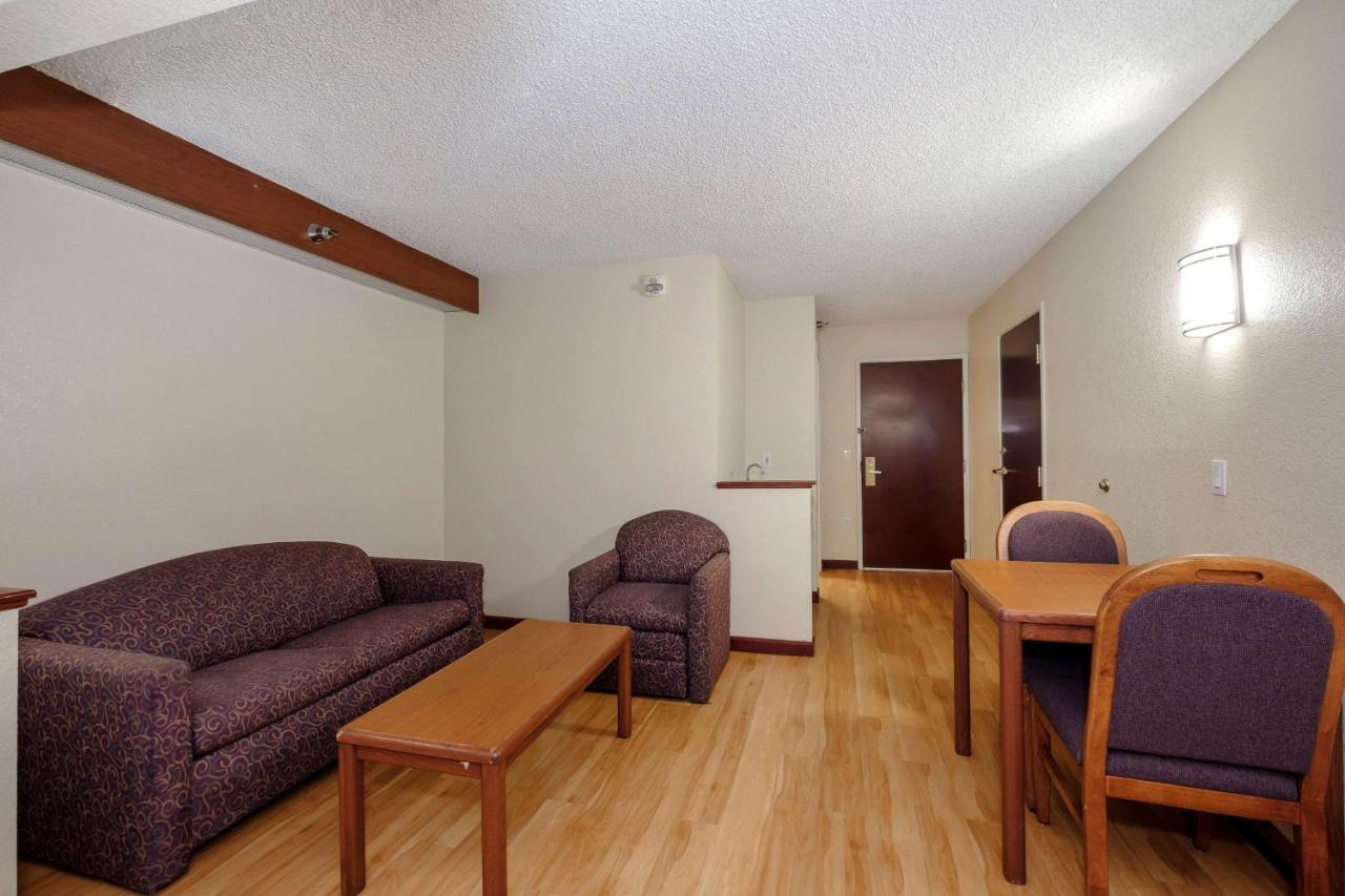 Chesapeake Inn And Suites Lexington Park Patuxent River Naval Air Station California Buitenkant foto